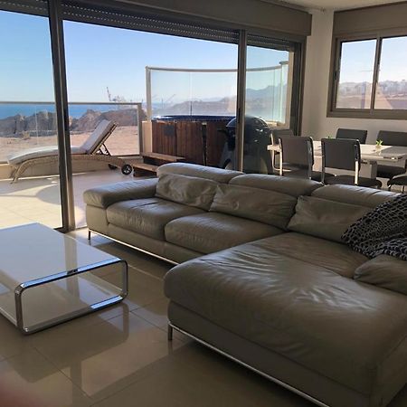 Luxury Exclusive Top Class Apartment On The Sea With Best Sea View And Jacuzzi רק למשפחות !!!! Eilat Eksteriør billede