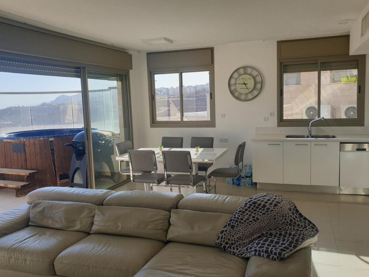 Luxury Exclusive Top Class Apartment On The Sea With Best Sea View And Jacuzzi רק למשפחות !!!! Eilat Eksteriør billede